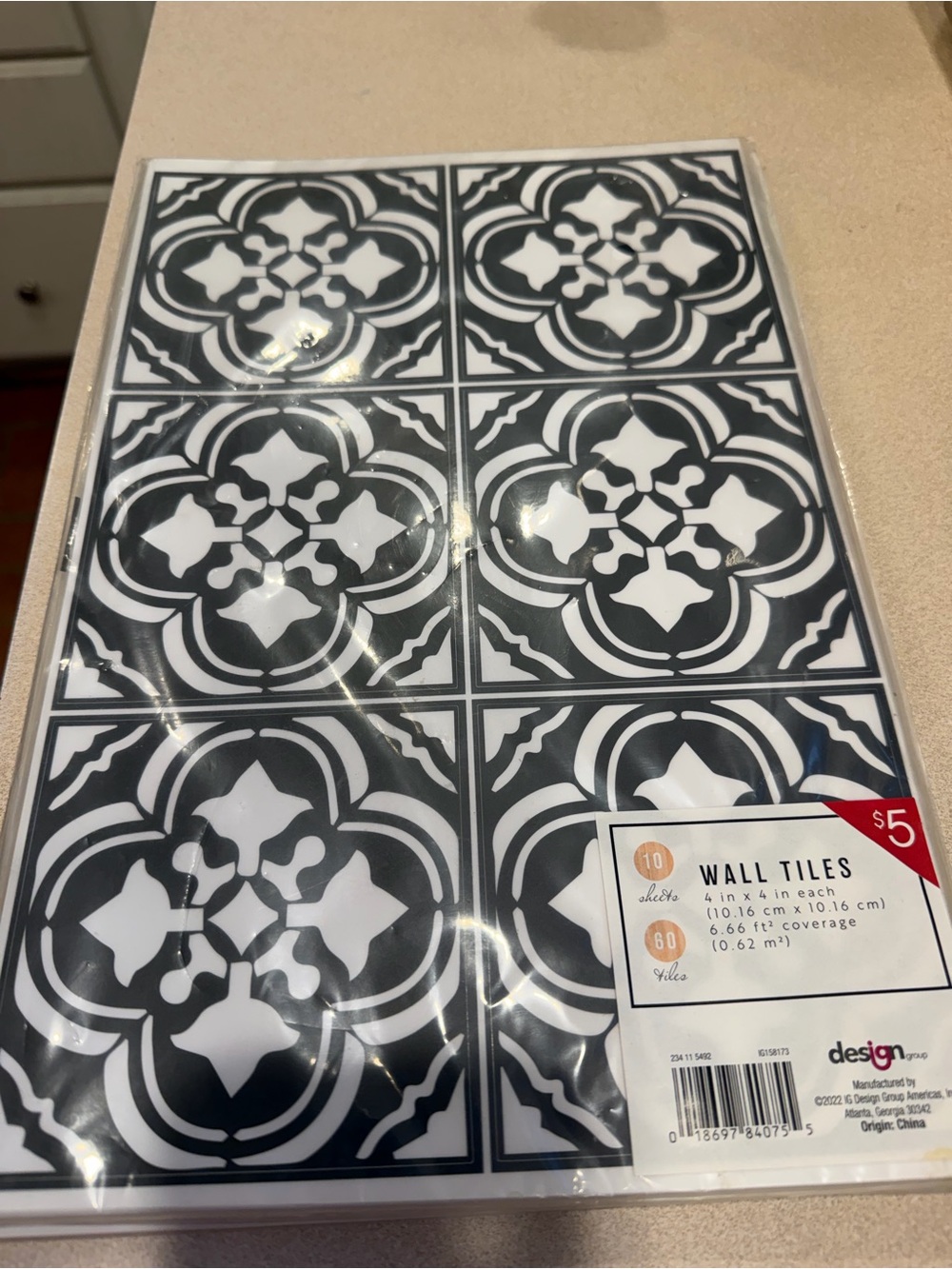 NEW Black & White Peel & Stick Wall Tiles – 33 Sq Ft – 5 Packs of 10 sheets each